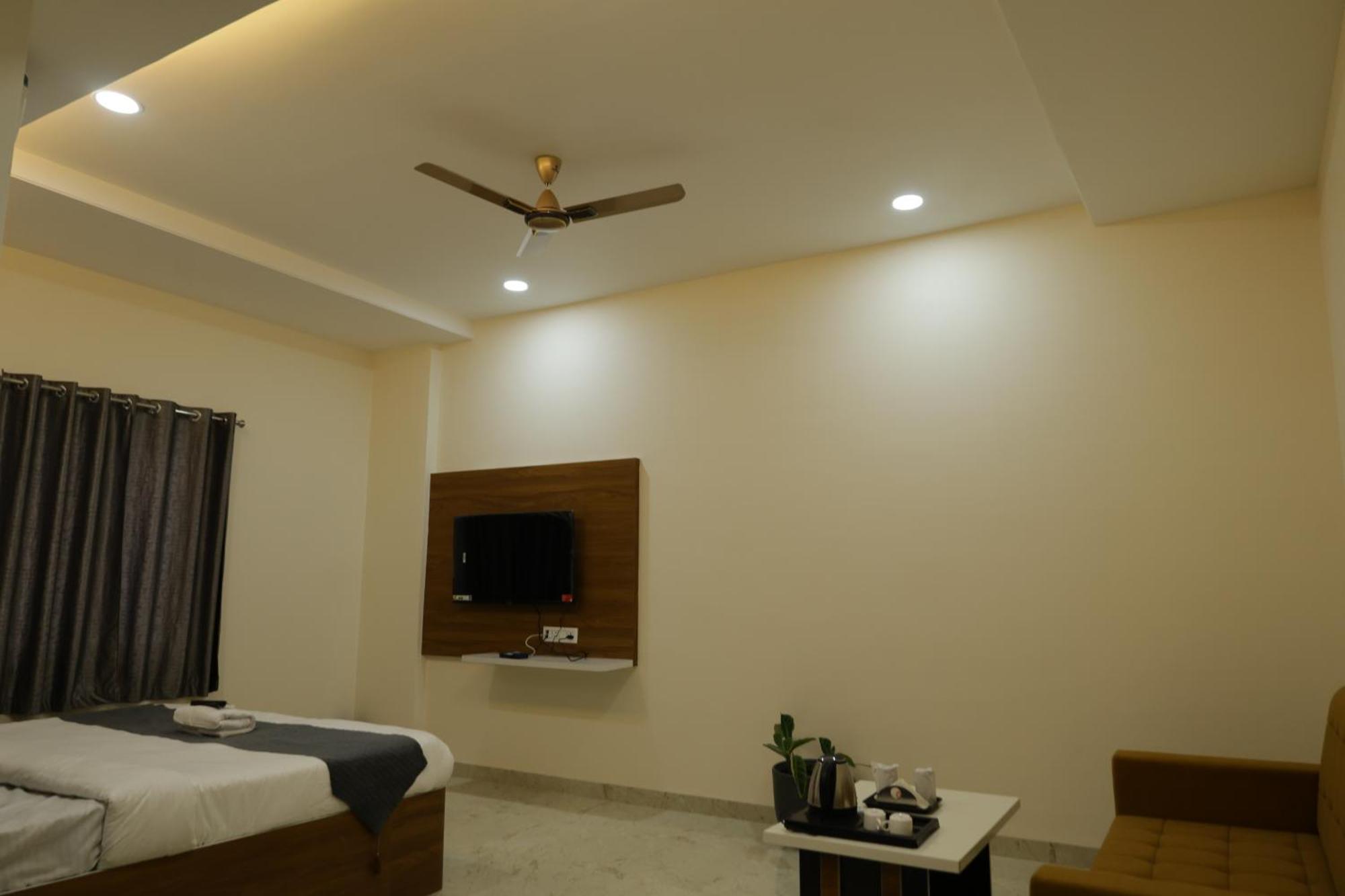 Hotel The Prime Land Hoshangabad Экстерьер фото